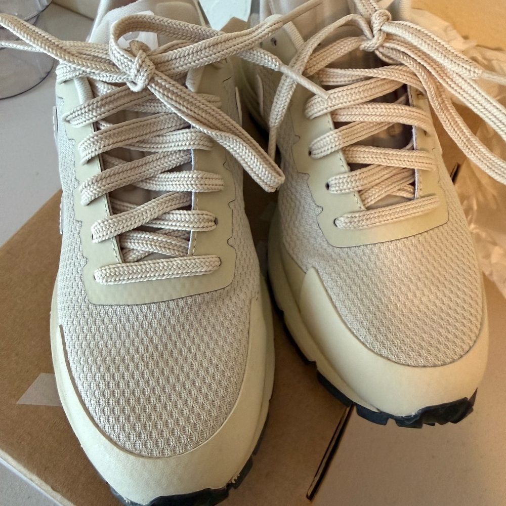 Women's VEJA Dekkan Trail Shoes - Picture 5 of 11